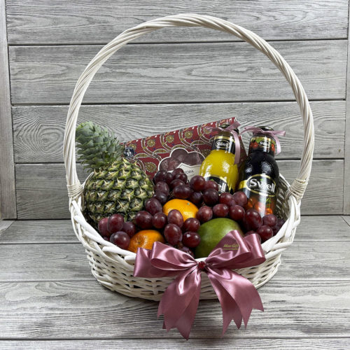 Подарочная корзина с фруктами «Лукум»