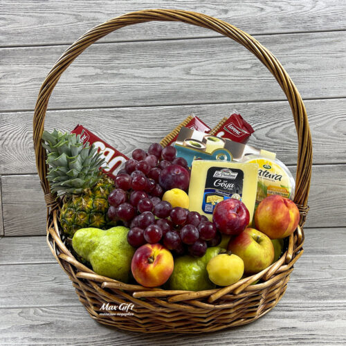 Подарочная корзина с фруктами «Угощение»