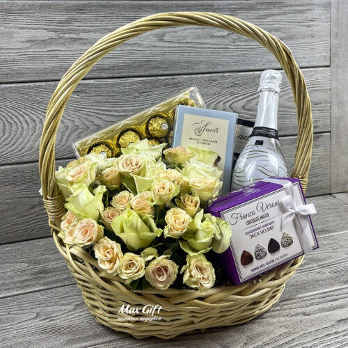 Подарочная корзина с цветами «Свадебный вальс»