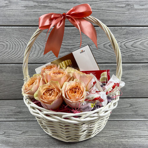 Подарочная корзина с цветами «Пионы»
