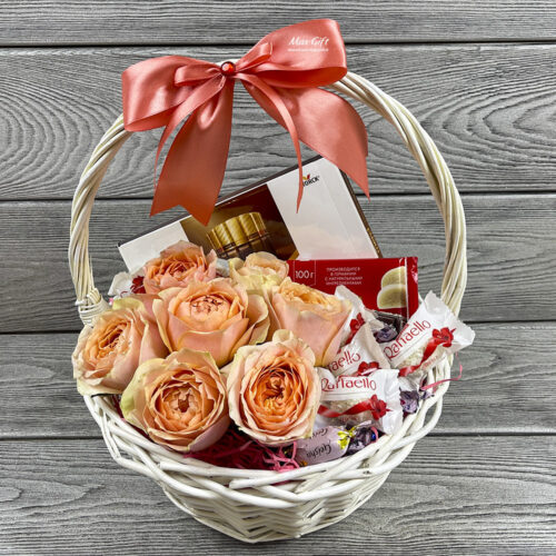 Подарочная корзина с цветами «Пионы»