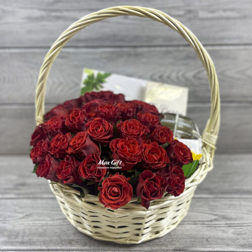 Подарочная корзина с цветами «Агата»