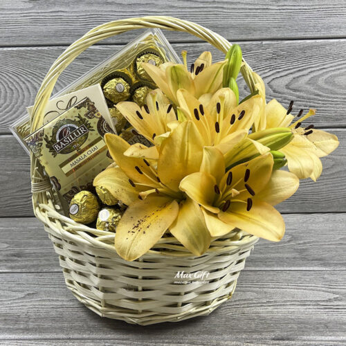 Подарочная корзина с цветами «Чайная лилия»