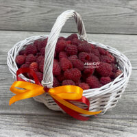 Корзина с ягодами «Малиновое лукошко»