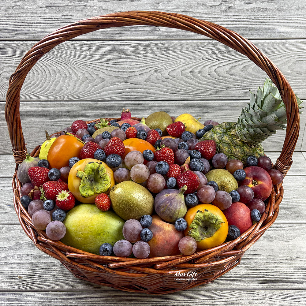 Фруктовая корзина с ягодами «Осенний иммунитет»