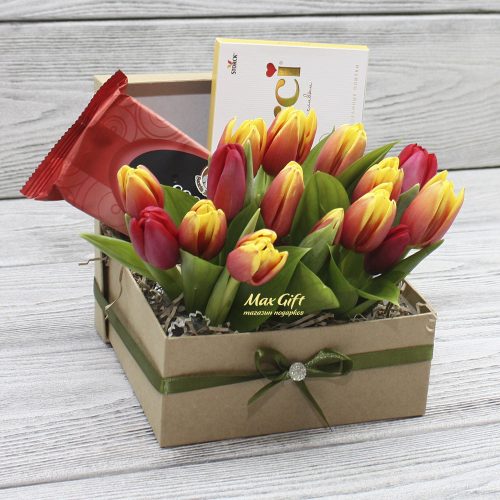 Подарочный набор с цветами «Весенний презент»