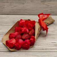 Фруктовый букет с цветами «Комплиментик»