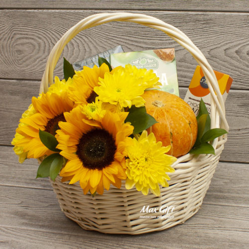 Подарочная корзина с фруктами и цветами «1 сентября»